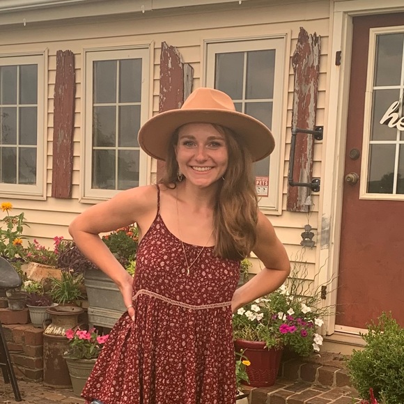 Meet your Posher, Kylie - Picture 1 of 1